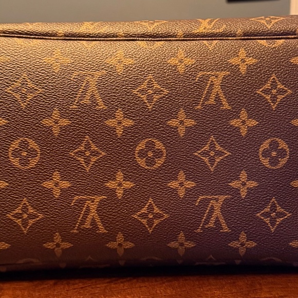 Louis Vuitton Neverfull MM Monogram Red Interior | Authentic | Bag Only - Picture 4 of 7